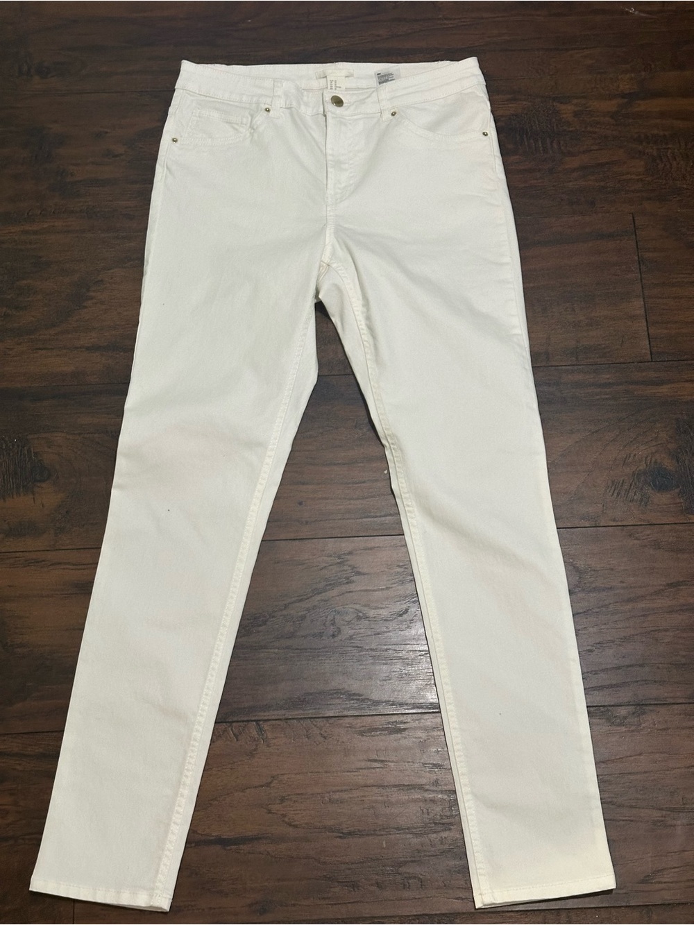 H&M White Skinny Jeans with Gold-Tone Details size 10